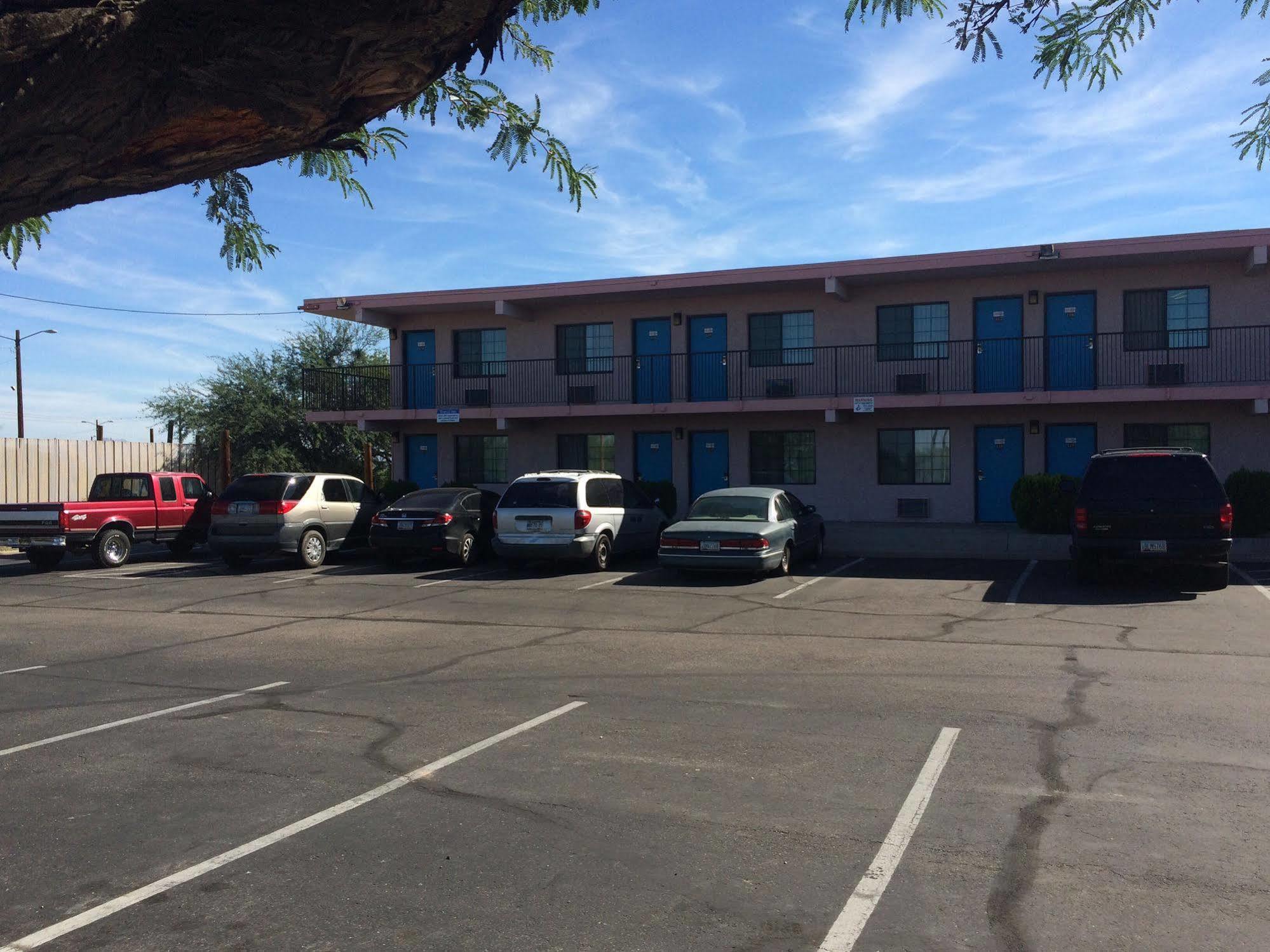 Travel Inn Tucson Exterior photo