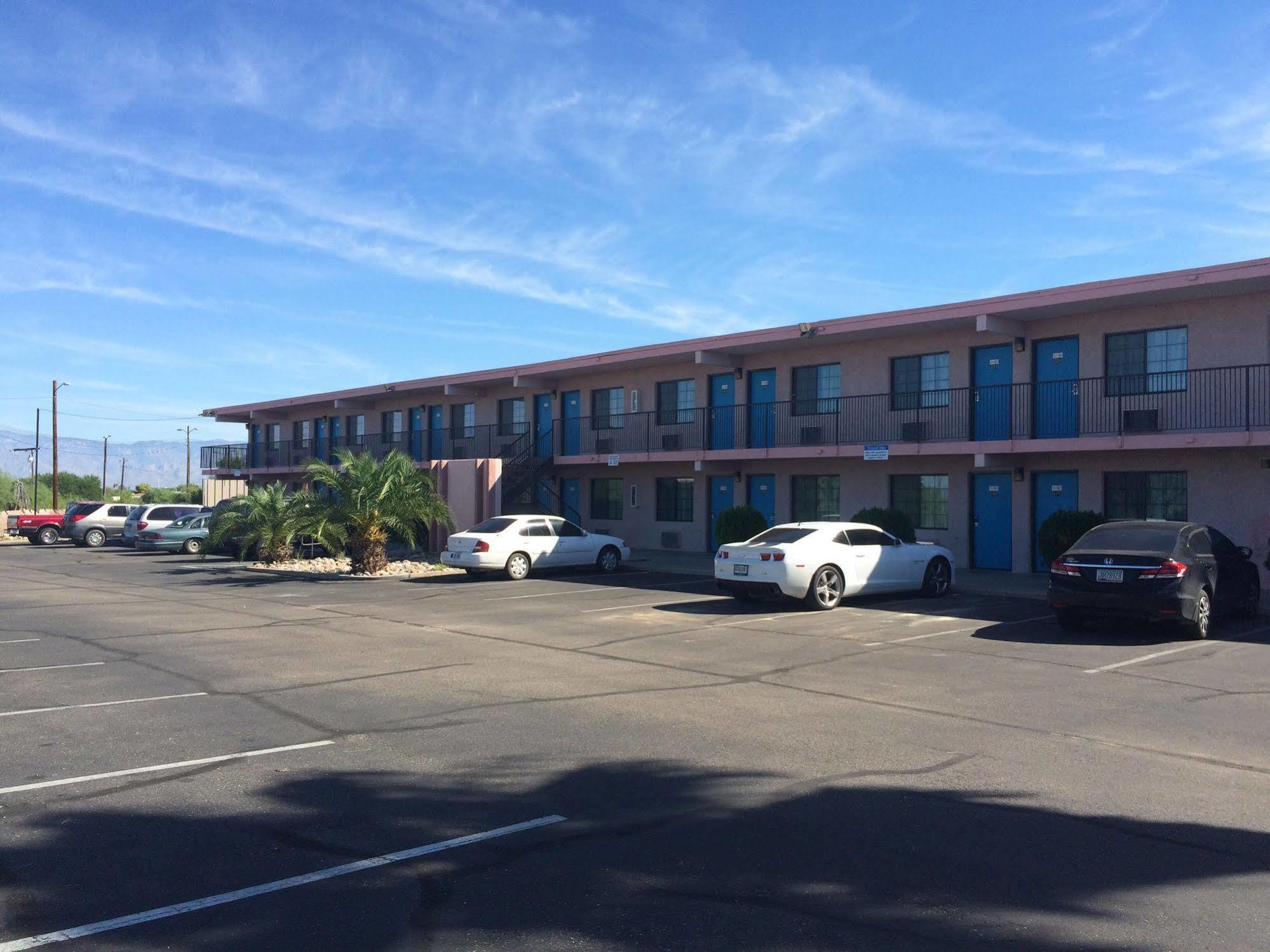 Travel Inn Tucson Exterior photo